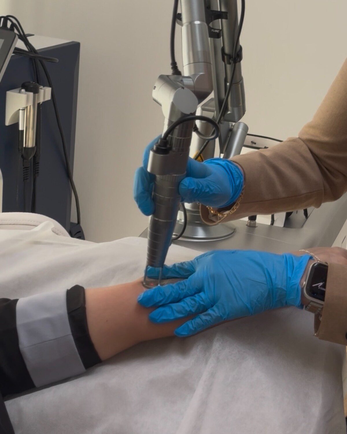 body-laser-dermabloom-medical-center-mirdif-dubai-skin-aesthetic-specialist